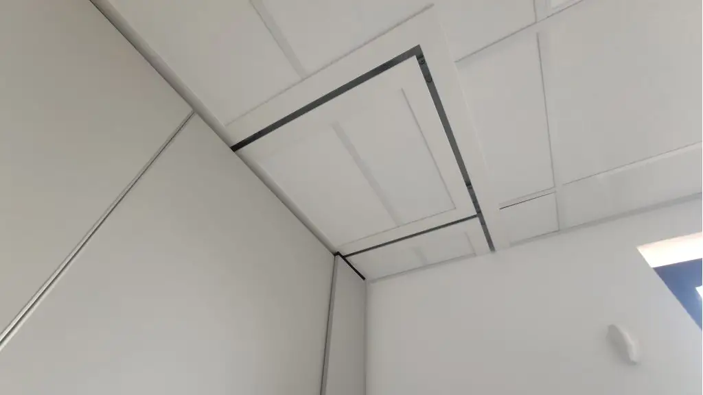 02008226